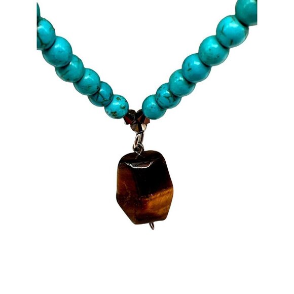 Turquoise Howlite Beaded Necklace With Tiger Eye Pendant. B75 - Picture 3 of 12